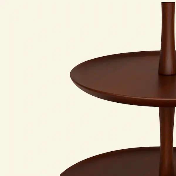 Regency Two-Tier Mahogany Stand – Polished Grain Detail Close-up of Regency Two-Tier Mahogany Stand showing polished mahogany grain and handcrafted finish